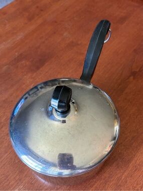 vintage Farberware Aluminum Clad Stsinless Steel sauce pan 1-qt capacity.
